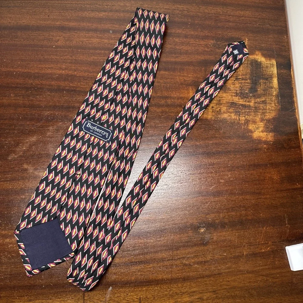 VTG Burberrys of London Mens Geometric Tie Silk Hand Sewn in USA Formal Business